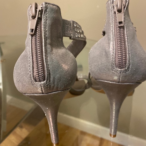 Shoes - Picture 2 of 4